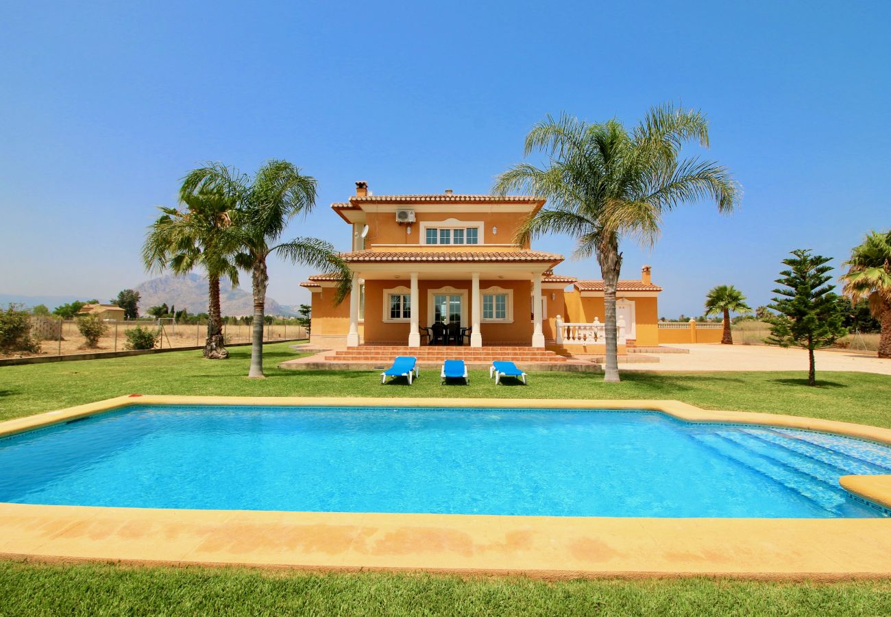 Villa in Denia - Ruhige Villa mit WLAN und Klimaanlage Finca Las Ranas
