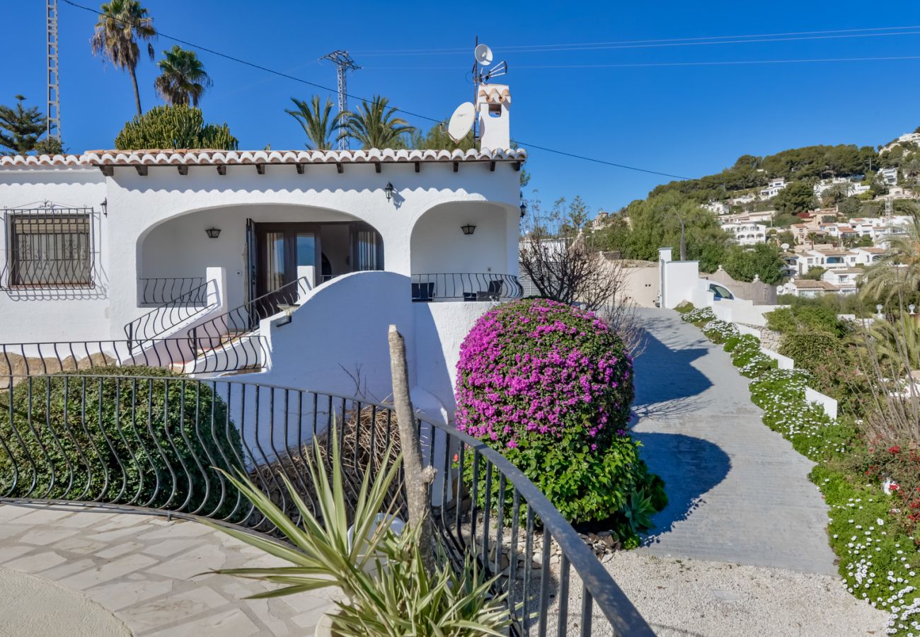Villa in Moraira - Ferienhaus in Moraira ROUILLON