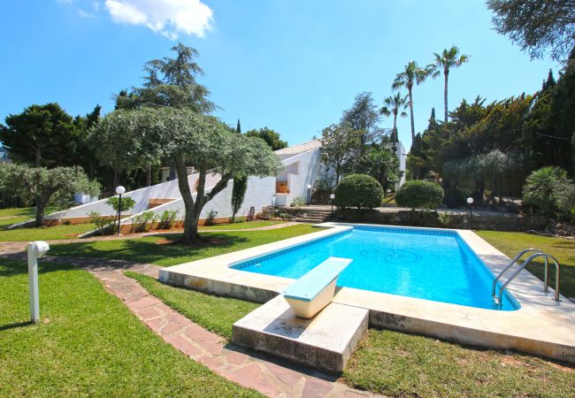 Villa in Pedreguer - Moderne Villa mit Pool uns Garten Finca La Xara