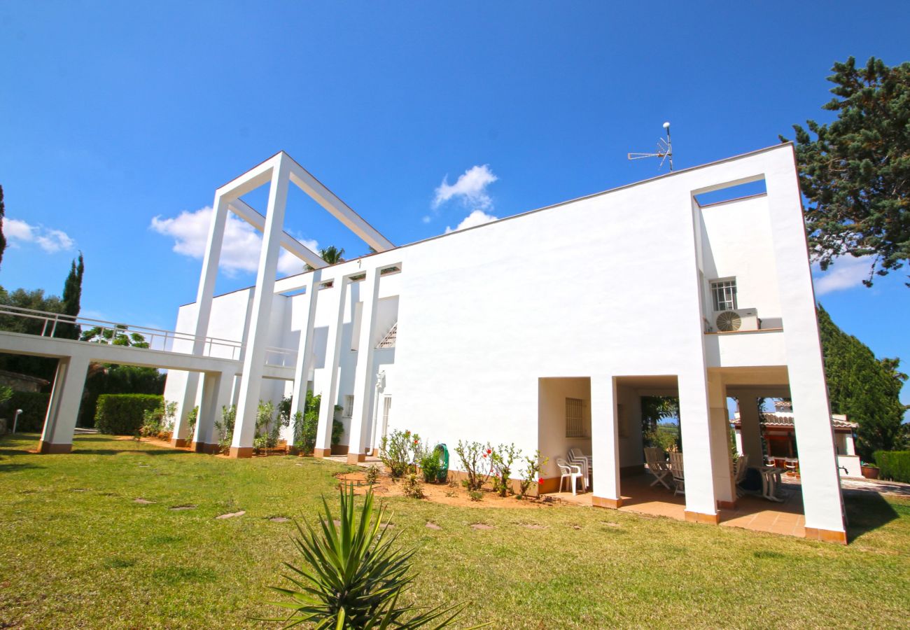 Villa in Pedreguer - Moderne Villa mit Pool uns Garten Finca La Xara
