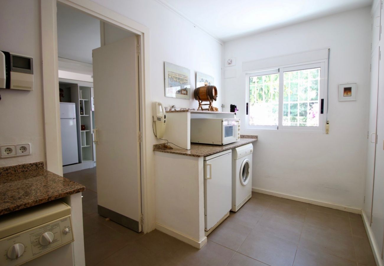 Villa in Pedreguer - Moderne Villa mit Pool uns Garten Finca La Xara