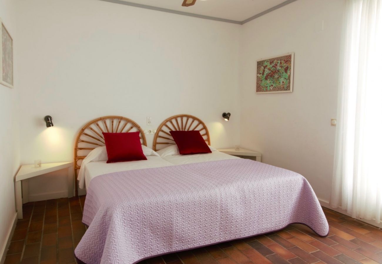 Villa in Pedreguer - Moderne Villa mit Pool uns Garten Finca La Xara