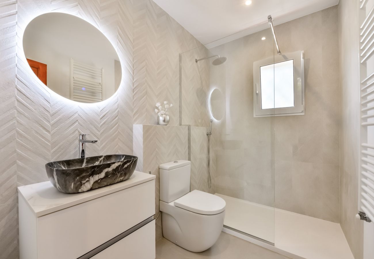 Villa in Benissa - Villa zur Miete in Benissa ARC für 12, privater Pool und Meerblick