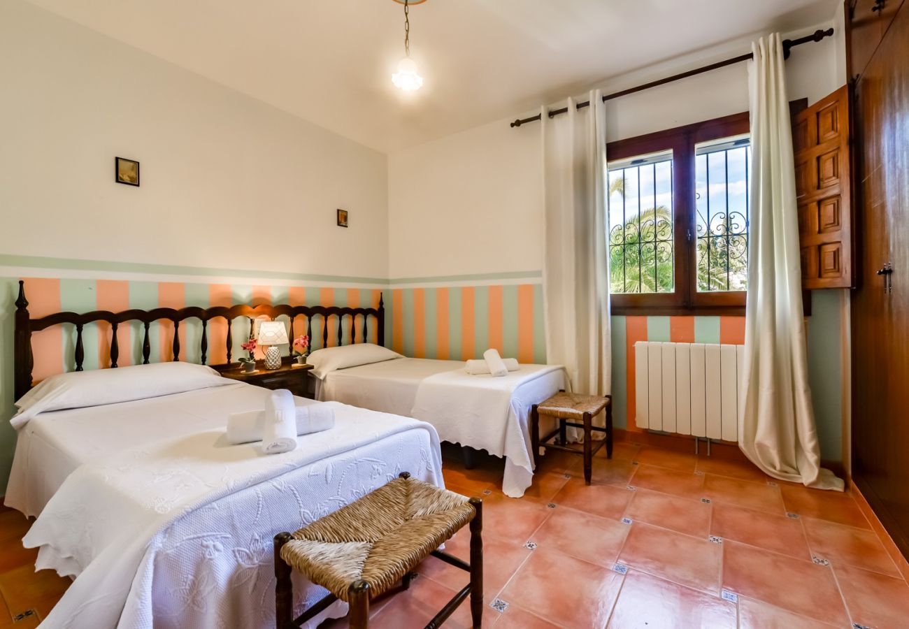 Villa in Benissa - Ferienvilla zu vermieten in Benissa, PETRA