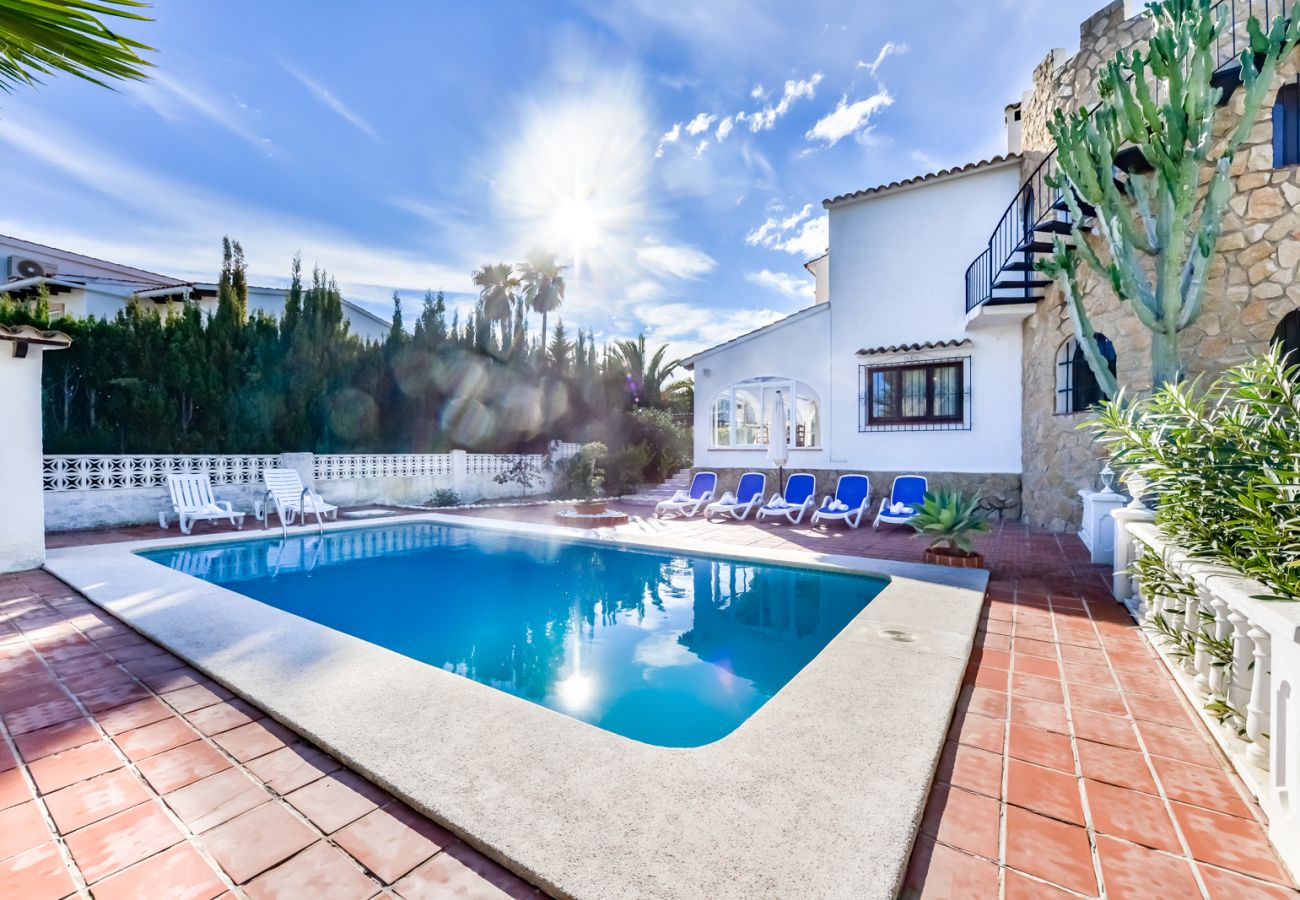 Villa in Benissa - Ferienvilla zu vermieten in Benissa, PETRA