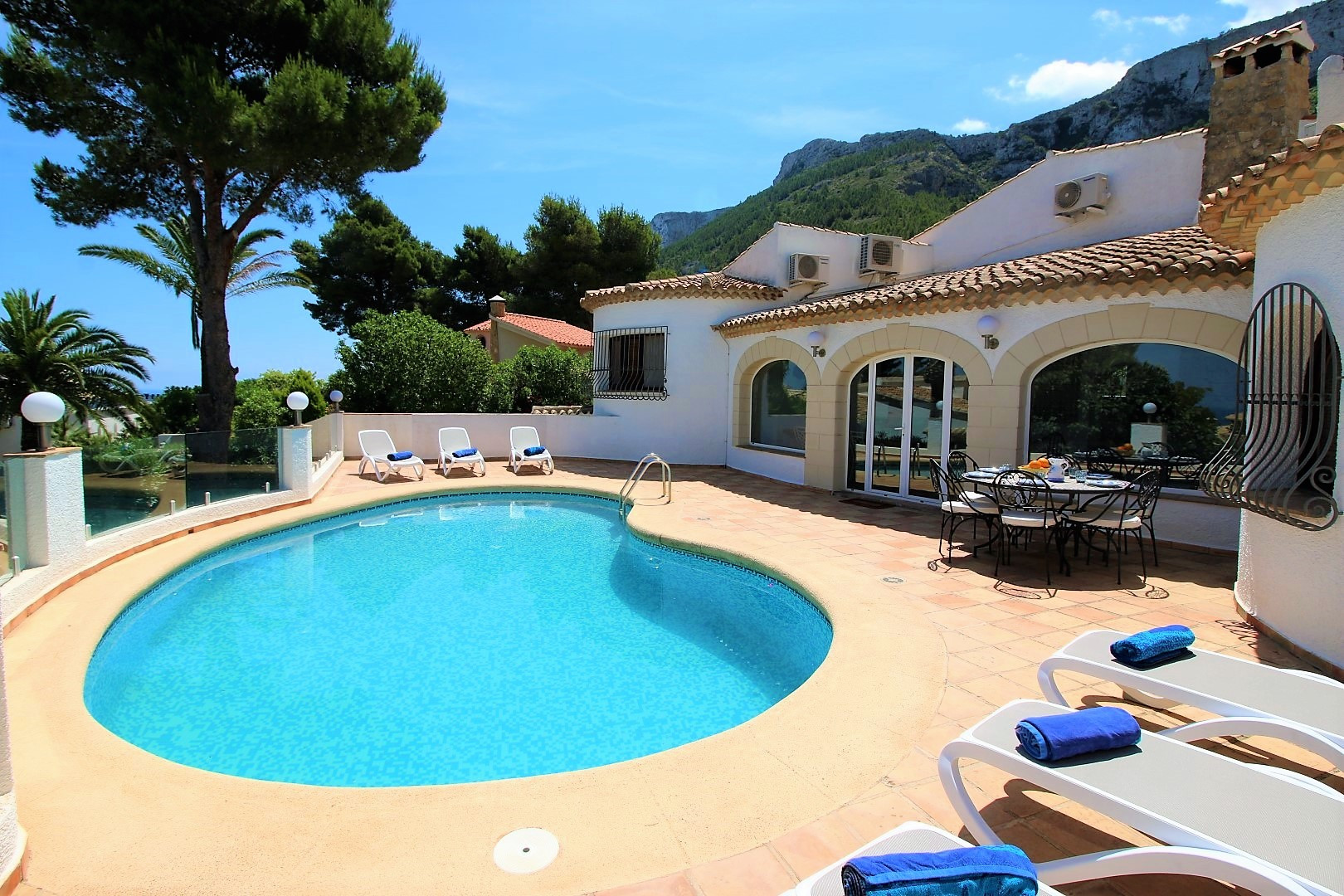 Luxuriöse Villa mit Sat-TV, Klimaanlage und Pool Marquise MB für 8 Personen