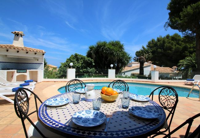 Villa in Denia - Luxuriöse Villa mit Sat-TV, Klimaanlage und Pool Marquise MB für 8 Personen