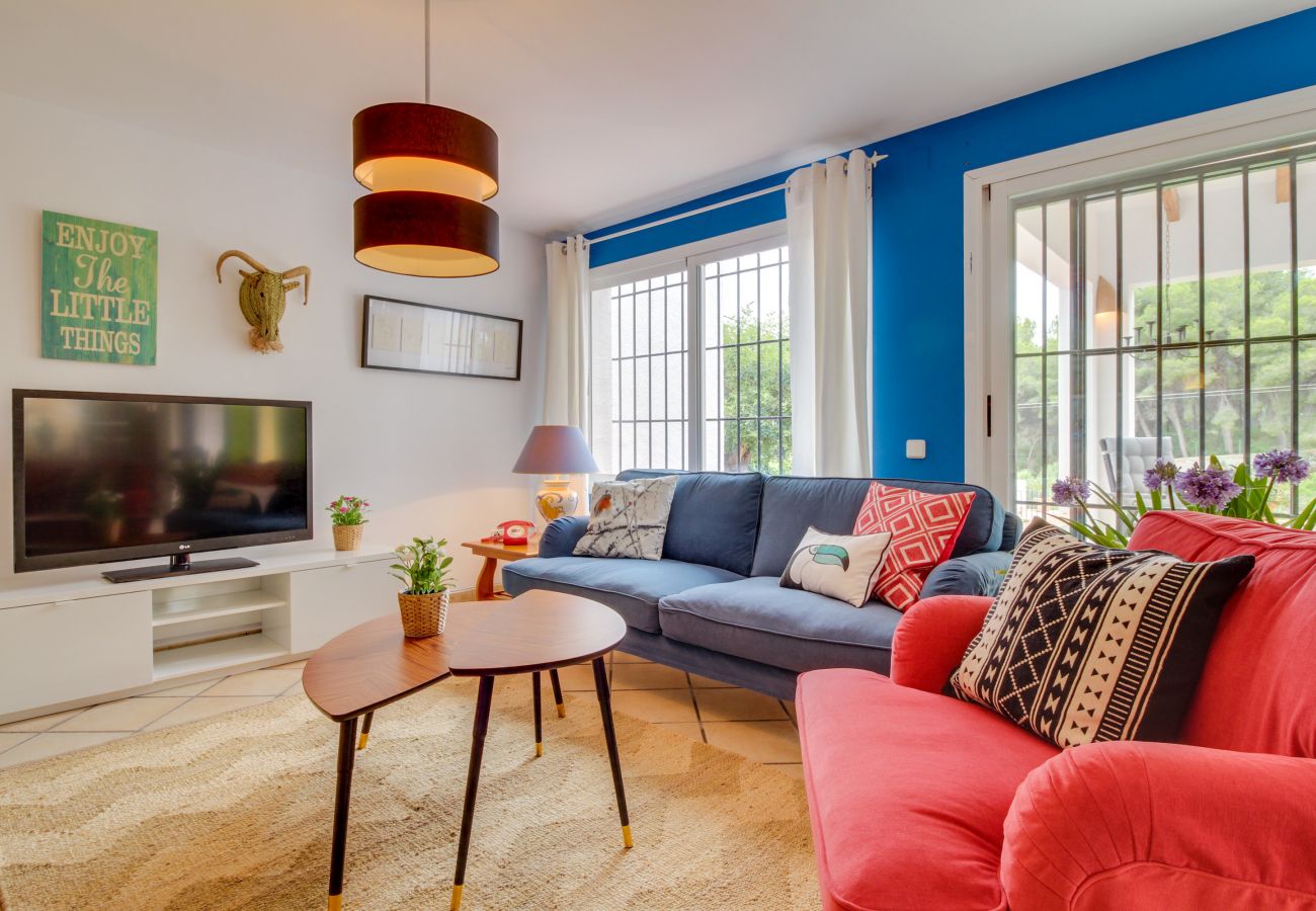 Villa in Moraira - Villa La Siesta, Modern mit AC, Wifi, Pool und Großem Garten