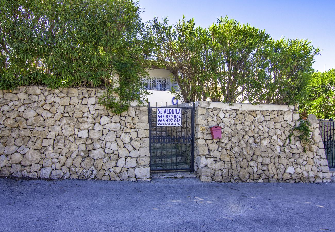 Bungalow in Moraira - MEU LAR, Gemütlicher Bungalow ideal für Paare, in Strandnähe.