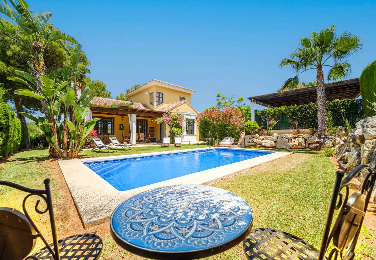 Villa in Javea - Villa Abaesko, with Garden and Private Pool