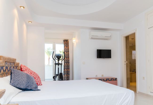 Ferienwohnung in Javea - Oasis Club II Triplex Apartment, Pool, Terrassen und 5 Minuten vom Strand