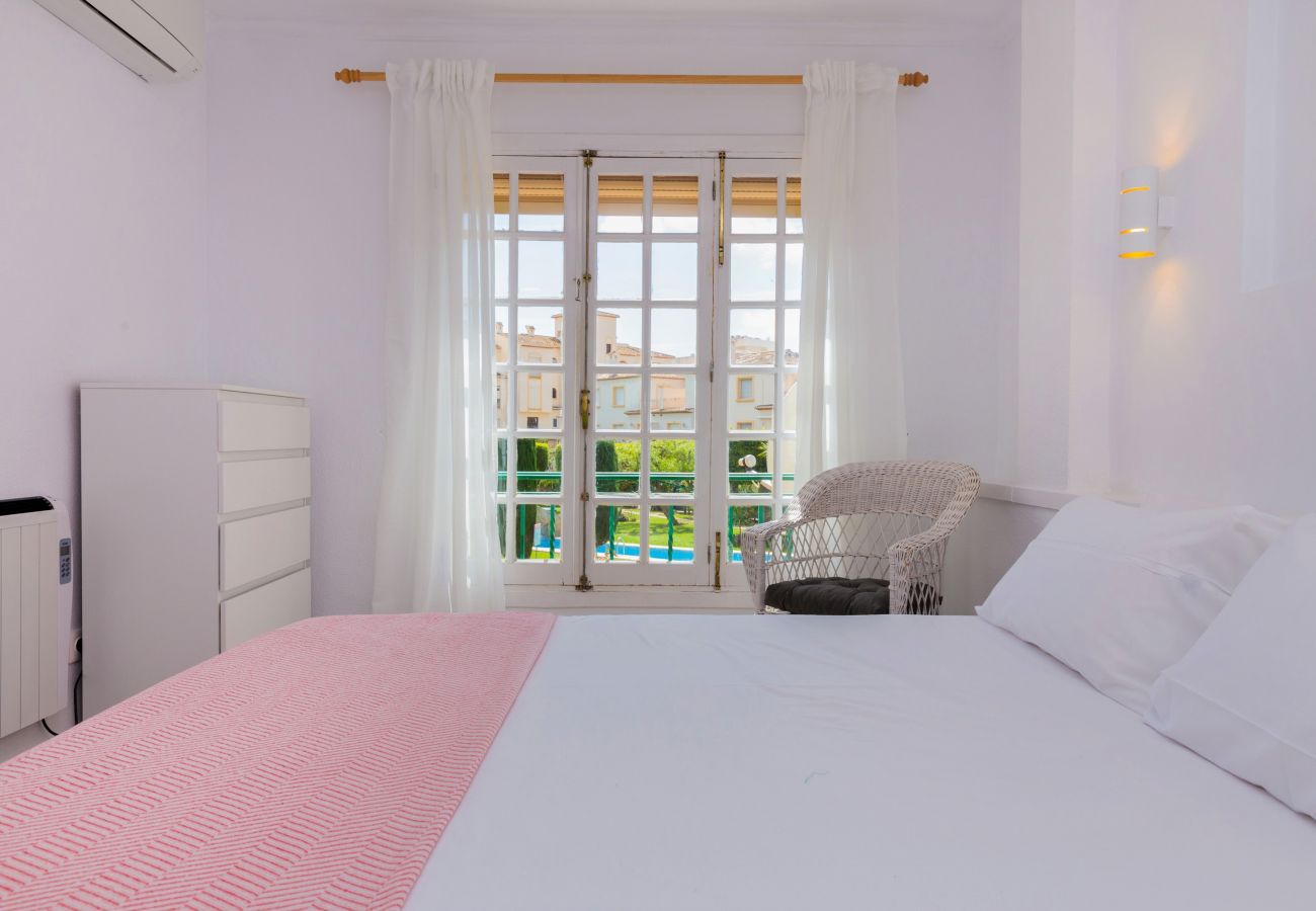 Ferienwohnung in Javea - Isla Saint Tropez Apartment Javea Arenal, mit Pool, Wifi, AC und vor kurzem Renoviert