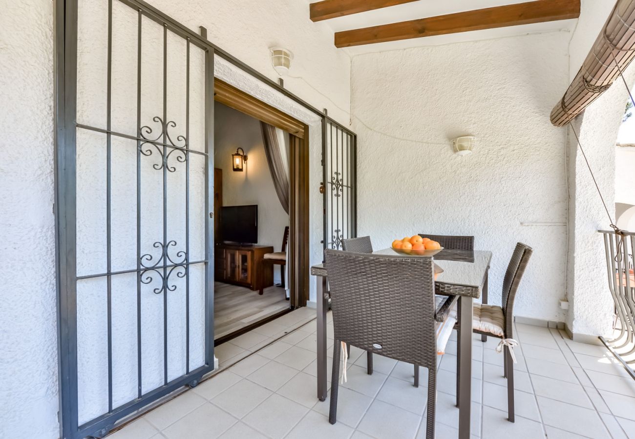 Bungalow in Moraira - SAN JAIME, schöner Bungalow in Moraira für 4 Erwachsene und 2 Kinder mit Gemeinschaftspool und kostenlosem WLAN