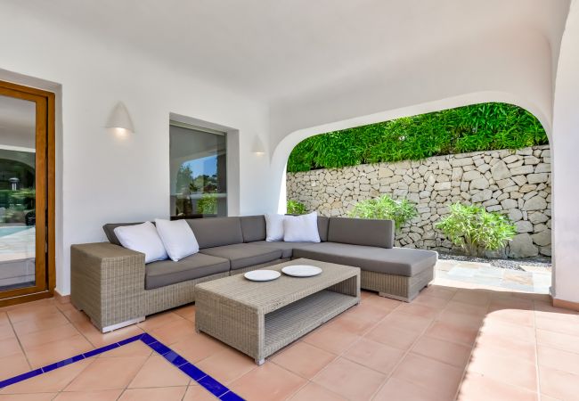 Villa in Moraira - Villa zur Miete in Moraira LA ROCALLA, für 6 pax ibizenkischen Stil und privatem Pool