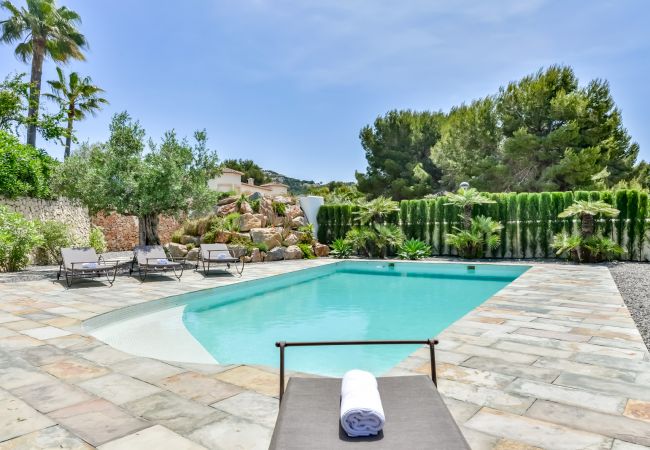 Villa in Moraira - Villa zur Miete in Moraira LA ROCALLA, für 6 pax ibizenkischen Stil und privatem Pool