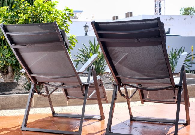 Ferienwohnung in Puerto del Carmen - Suite Helios - 500 m vom Strand, Glasfaser und Terrasse