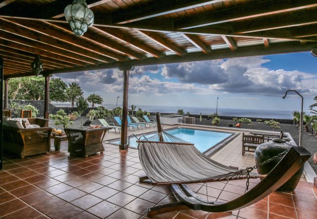 Ferienhaus in Macher - Horizon Luxury - Eine Oase der Ruhe mit privatem Pool, Gärten und spektakuläre Aussicht