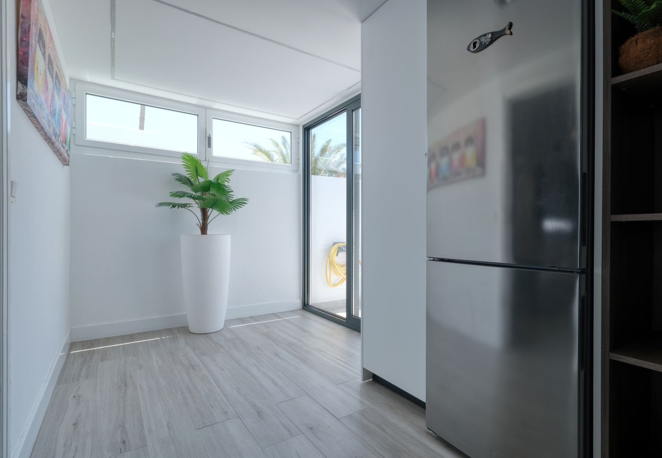Ferienhaus in Puerto del Carmen - Casa Eva - 300 m vom Strand entfernt, privater Pool und schnelles WLAN