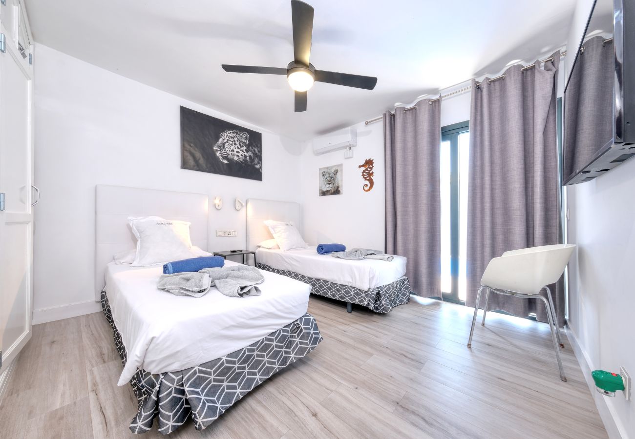 Ferienhaus in Puerto del Carmen - Casa Eva - 300 m vom Strand entfernt, privater Pool und schnelles WLAN