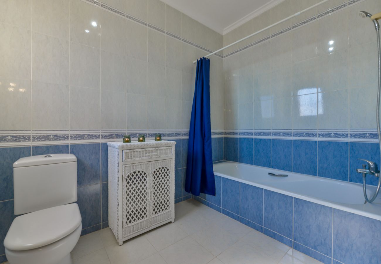 Villa in Benitatxell - LOXI, schöne Villa in Cumbre del Sol für 6 Personen mit privatem Pool und Meerblick.