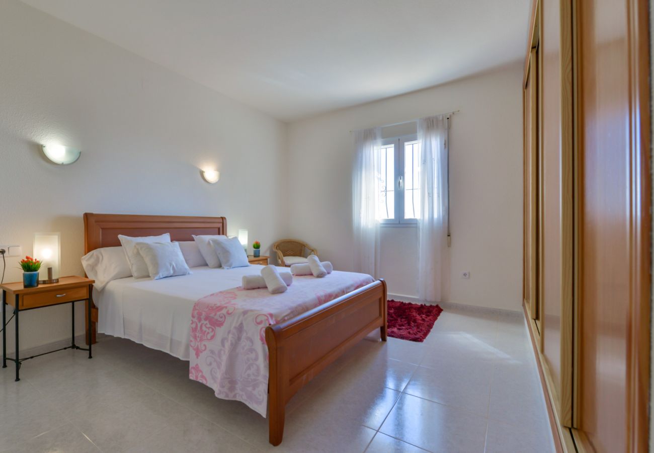 Villa in Benitatxell - LOXI, schöne Villa in Cumbre del Sol für 6 Personen mit privatem Pool und Meerblick.