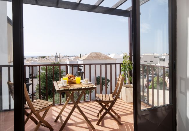  in Costa Teguise -  Casa Atlantida - Ruhiges Haus mit Balkon mit WLAN