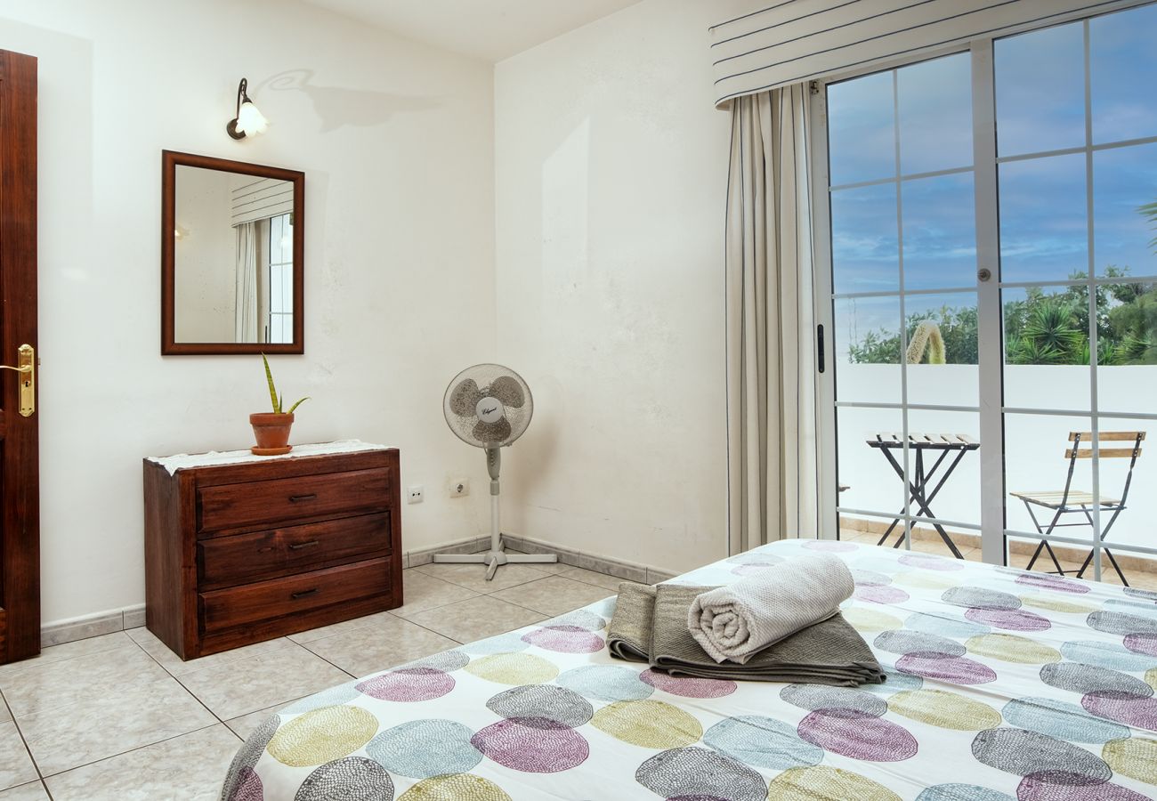 Ferienhaus in Tías - Haus mit Paradiesblick - Privater Pool, Whirlpool, Air-Con und BBQ By Lanzarote Vacation Homes