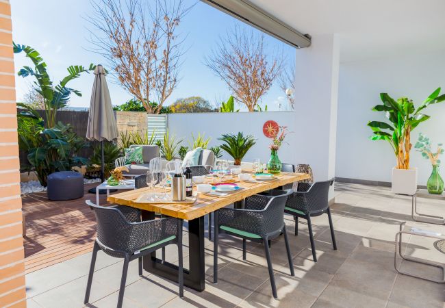 Ferienwohnung in Javea - Paraiso Verde Apartment Javea, Mit Klimaanlage, großer Terrasse, privatem Garten und Gemeinschaftspool 