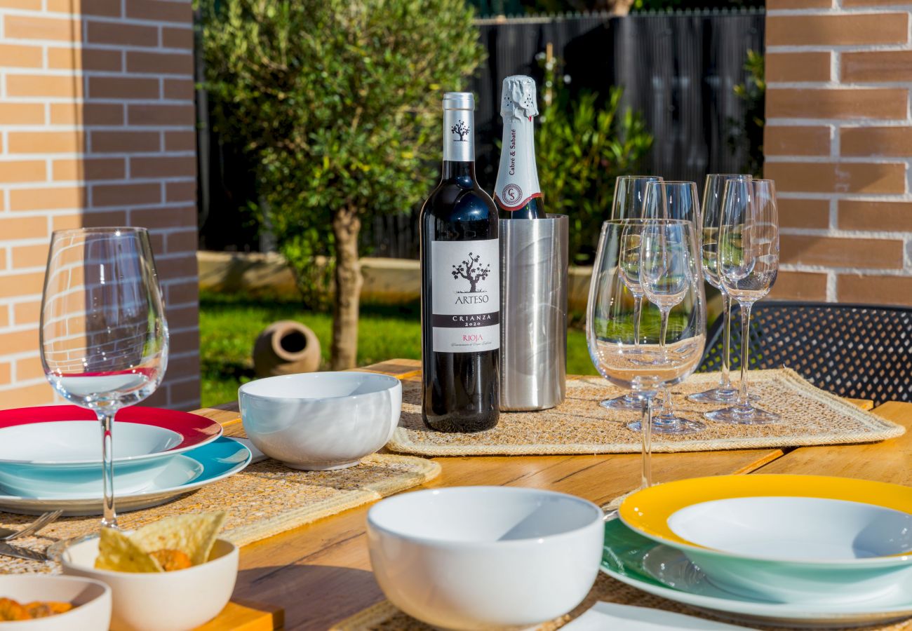 Ferienwohnung in Javea - Paraiso Verde Apartment Javea, Mit Klimaanlage, großer Terrasse, privatem Garten und Gemeinschaftspool 