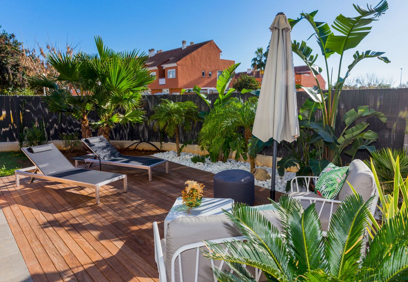 Ferienwohnung in Javea - Paraiso Verde Apartment Javea, Mit Klimaanlage, großer Terrasse, privatem Garten und Gemeinschaftspool 