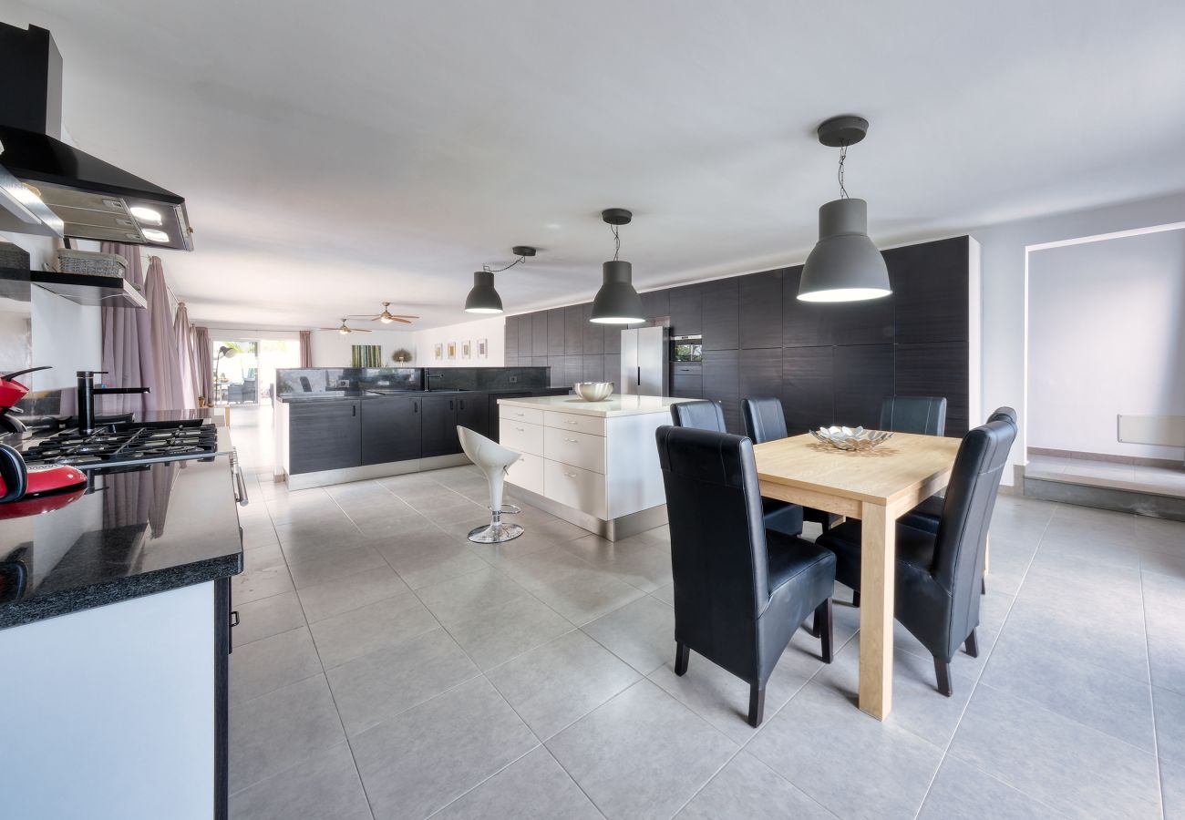 Ferienhaus in Charco del Palo - Casa Eden FKK-Bereich, privater Pool, Ruhe & Privatsphäre 
