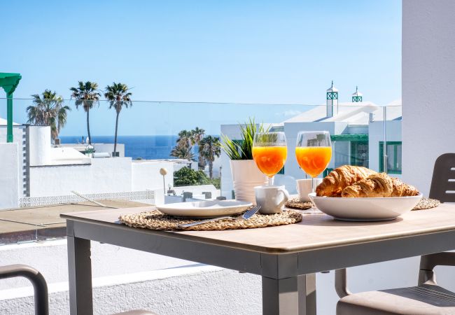 Ferienhaus in Puerto del Carmen - Oceanfront Oasis - 2 Schlafzimmern, Terrasse, Blick auf Fuerteventura
