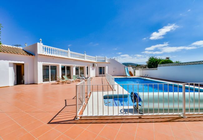 Villa in Moraira - Villa zur Miete in Moraira LOLA, für 9 Personen mit privatem Pool, ideal für Familien.