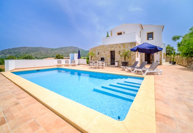 Villa in Pedreguer - Villa La Sella mit privatem Pool, Terrassen und Blick auf die Berge