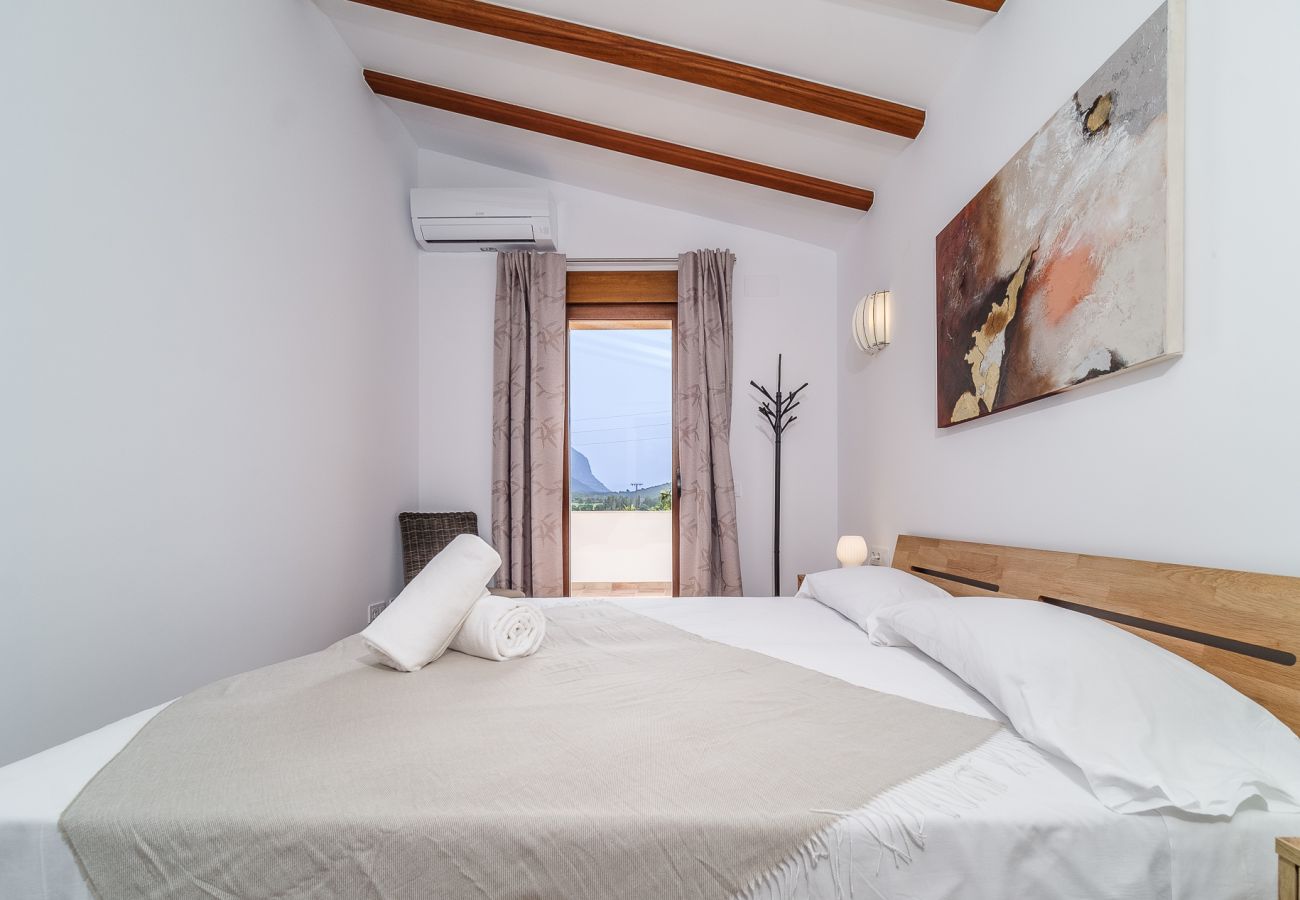 Villa in Pedreguer - Villa La Sella mit privatem Pool, Terrassen und Blick auf die Berge