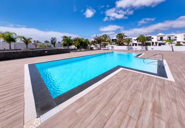 Ferienhaus in Costa Teguise - Sun Glow Senator- blick auf den Pool