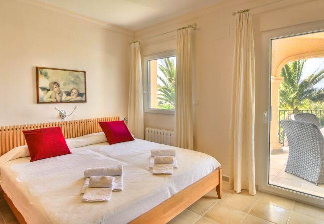 Villa in Denia - Luxuriöse All-Inclusive-Villa in Denia mit Panoramablick