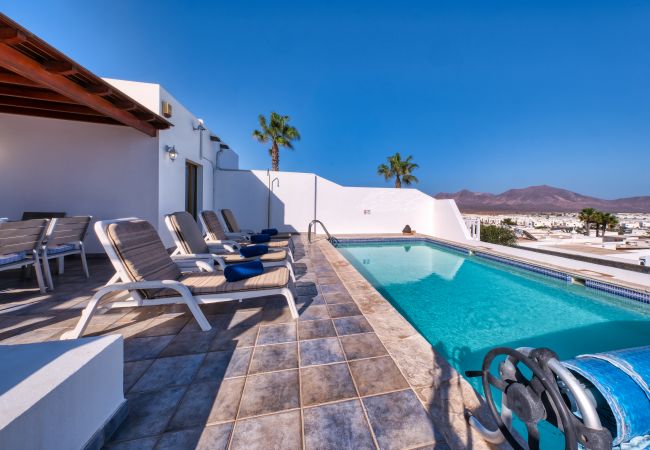 Ferienhaus in Playa Blanca - Casa Lava and Sea- privat Pool, herrlichem Blick