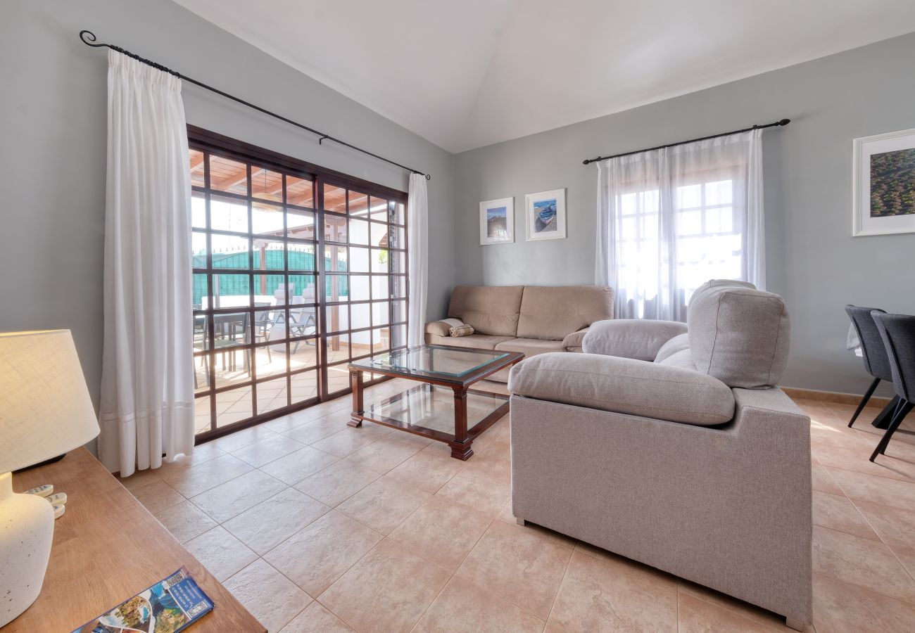 Ferienhaus in Arrecife - Villa Rosa privater Pool, Klimaanlage