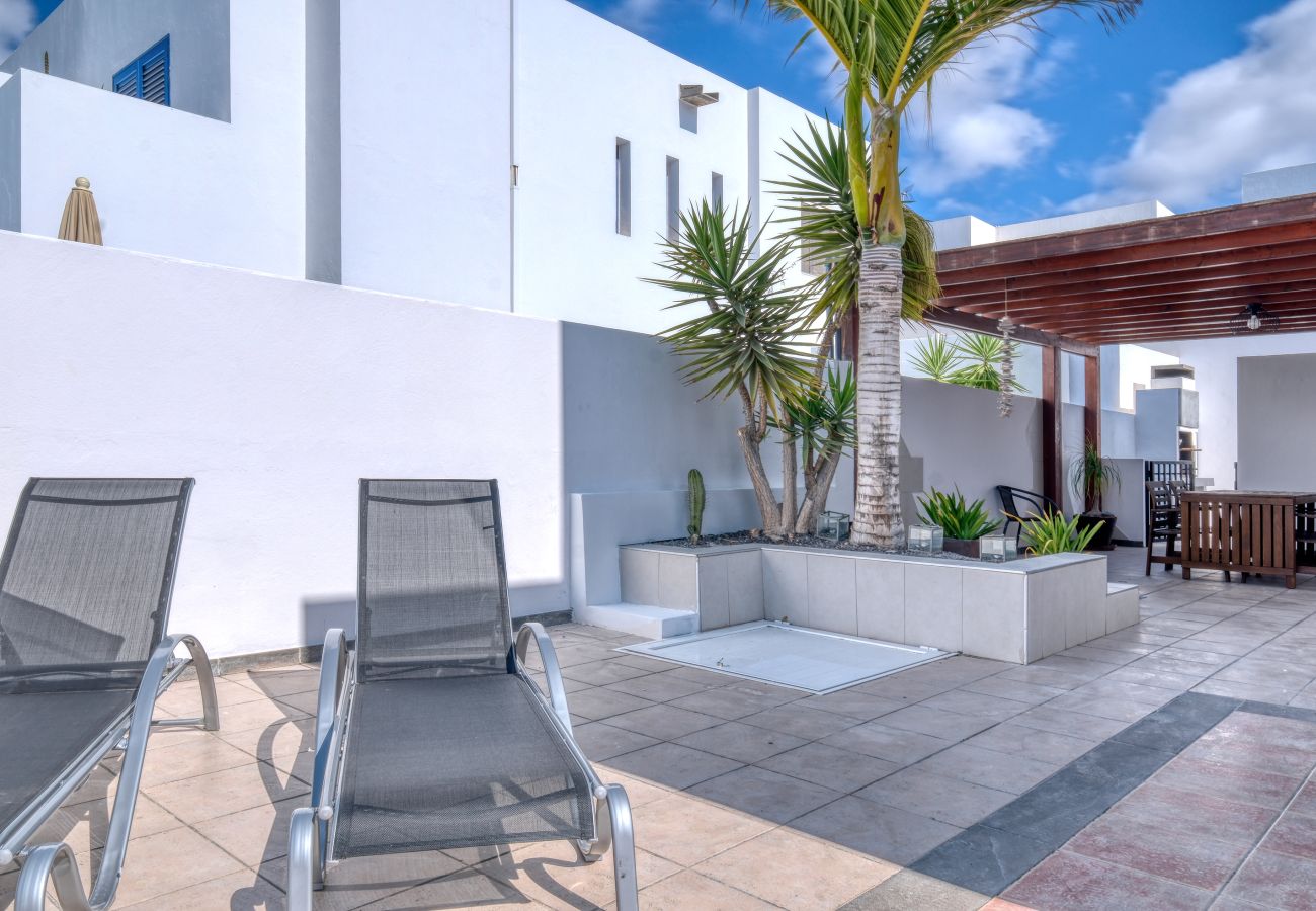 Ferienhaus in Playa Blanca - Playa Blanca Sunset - Private pool and BBQ By Lanzarote Vacation Homes
