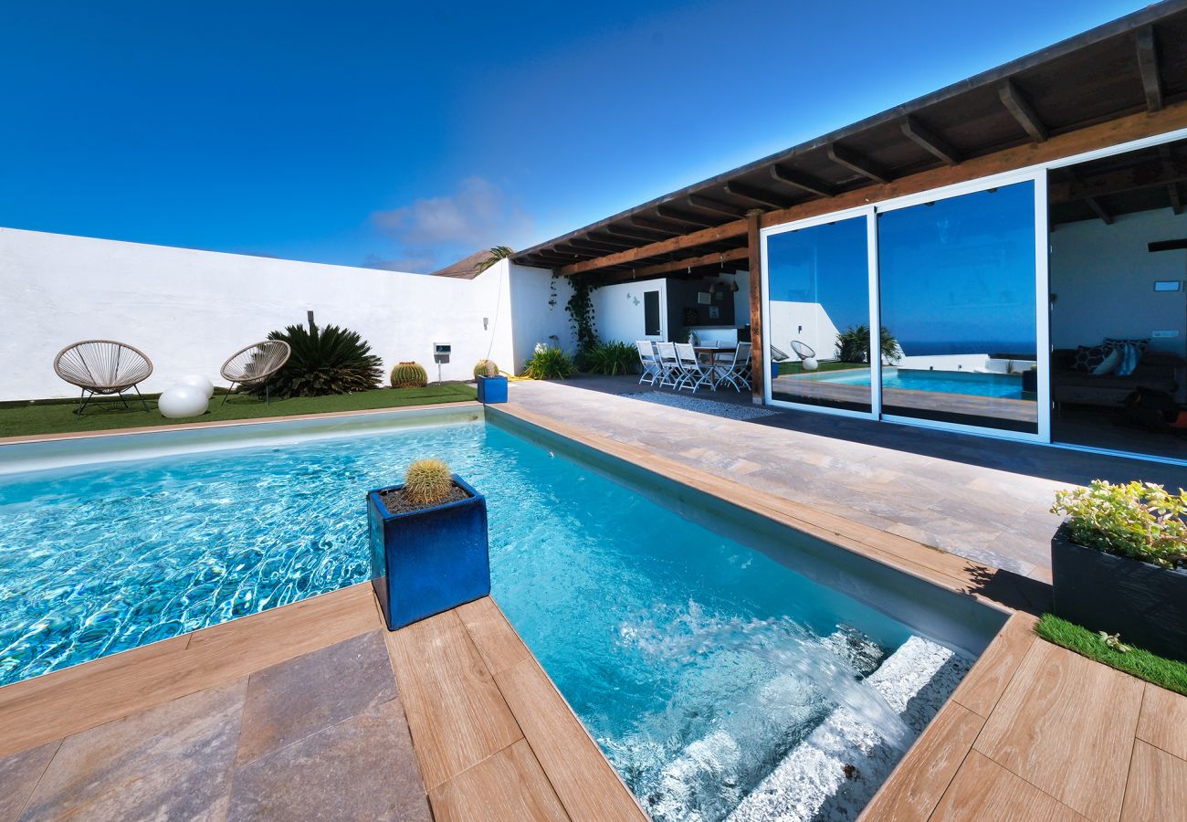 Villa in Macher - Villa Macher Piscina y Bar Piscina