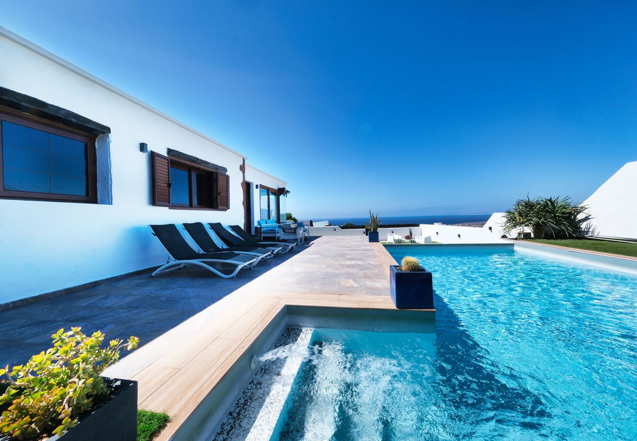 Villa in Macher - Villa Macher Piscina y Bar Piscina