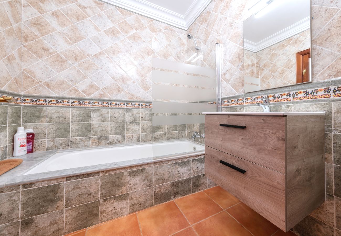 Ferienhaus in Playa Blanca - Villa Arena Blanca with Private Pool and BBQ