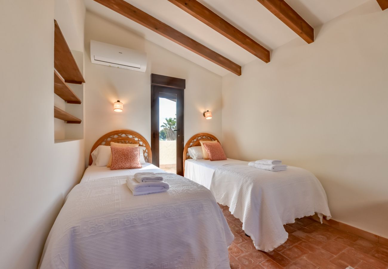 Villa in Benissa - Ferienvilla zur Miete in Benissa FINCA DEL MAR