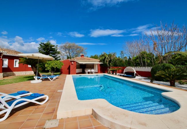Villa/Dettached house in Denia - Impressive Finca La Plana with wifi, air conditioning and pool.