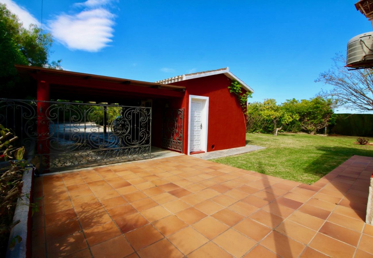 Villa in Denia - Impressive Finca La Plana with wifi, air conditioning and pool.