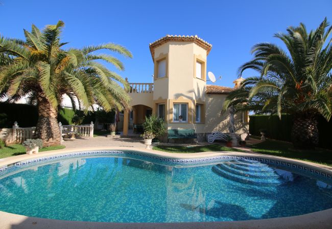 Villa/Dettached house in Denia - Villa with pool in Denia La Giralda BO
