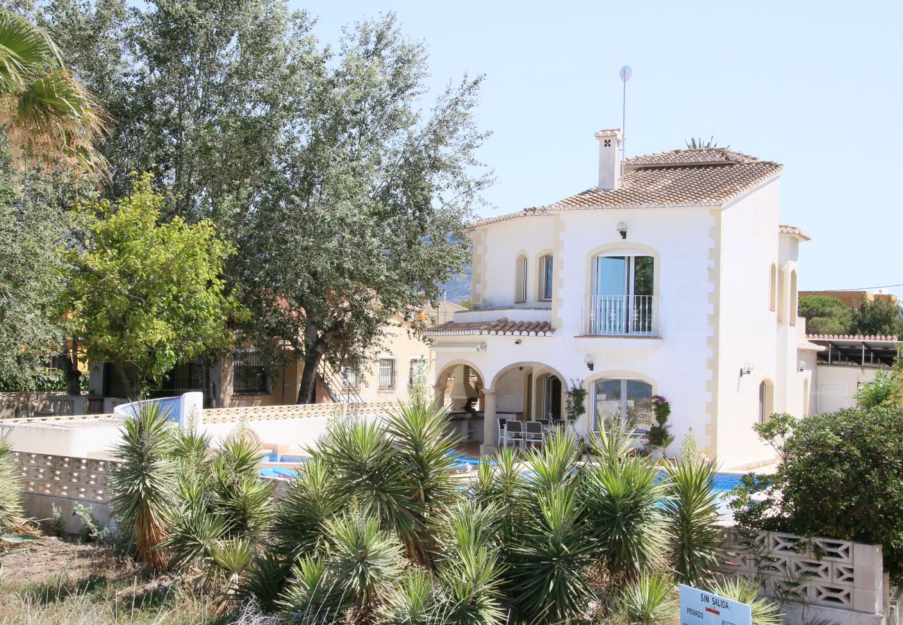 Villa in Denia - Beachfront Villa with pool Las Marinas TH