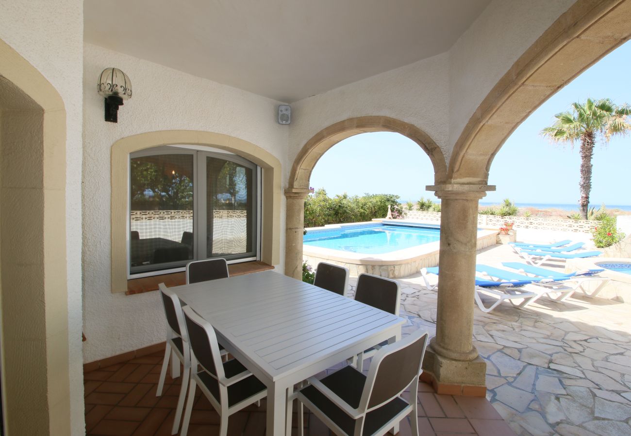 Villa in Denia - Beachfront Villa with pool Las Marinas TH