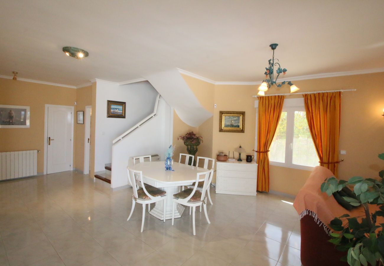 Villa in Denia - Beachfront Villa with pool Las Marinas TH